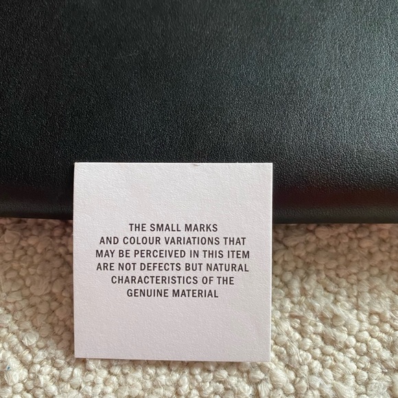 DKNY
Zip-around Long Leather Wallet - Picture 6 of 6